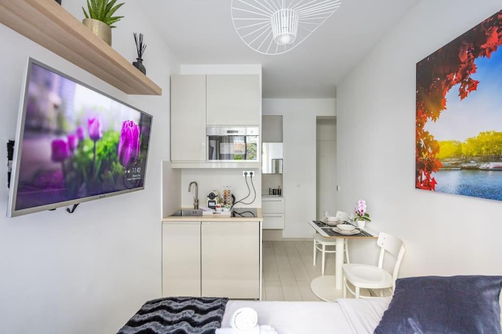 Cozy Studio Near The Eiffel Tower Париж Экстерьер фото